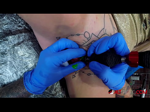 ❤️ Extremely tattooed hottie Sully Savage got a tattoo on her clitoris ❤️❌ Super sex at us ❤